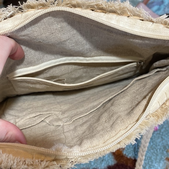Beach bag with puka shells - Picture 3 of 4